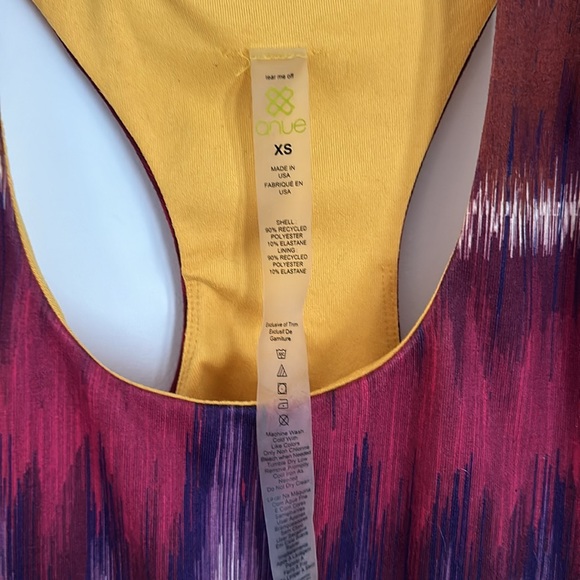 Brand new work out top never worn - Picture 3 of 3